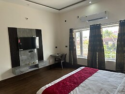 Geetatri Luxury Homestay