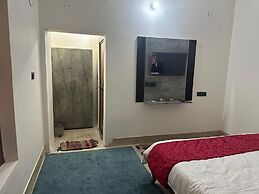 Geetatri Luxury Homestay