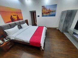 Geetatri Luxury Homestay