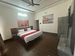 Geetatri Luxury Homestay