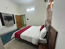 Geetatri Luxury Homestay