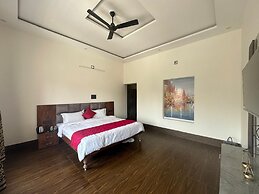 Geetatri Luxury Homestay