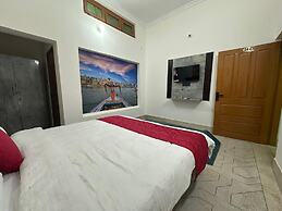 Geetatri Luxury Homestay