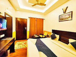 Hotel Crown Castle Mall Road Nainital