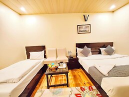 Hotel Crown Castle Mall Road Nainital