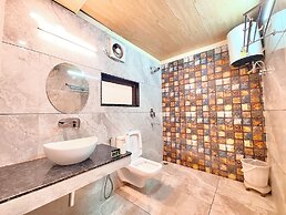 Hotel Crown Castle Mall Road Nainital