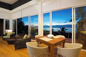 Overthemoon Luxury Pool Villas