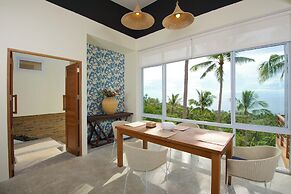 Overthemoon Luxury Pool Villas