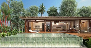 Overthemoon Luxury Pool Villas