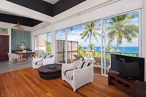 Overthemoon Luxury Pool Villas