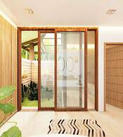 Overthemoon Luxury Pool Villas