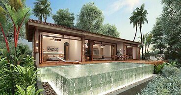 Overthemoon Luxury Pool Villas