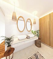 Overthemoon Luxury Pool Villas