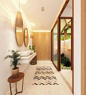 Overthemoon Luxury Pool Villas