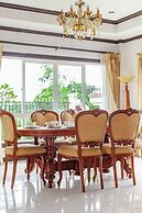 Luxury Iconic Royal Boat Pool Villa North Pattaya