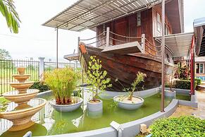 Luxury Iconic Royal Boat Pool Villa North Pattaya