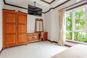 Luxury Iconic Royal Boat Pool Villa North Pattaya