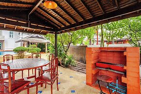 Luxury Iconic Royal Boat Pool Villa North Pattaya