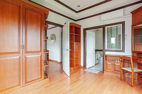 Luxury Iconic Royal Boat Pool Villa North Pattaya