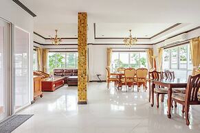 Luxury Iconic Royal Boat Pool Villa North Pattaya