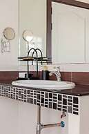 Luxury Iconic Royal Boat Pool Villa North Pattaya