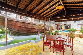 Luxury Iconic Royal Boat Pool Villa North Pattaya