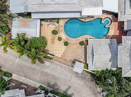 Luxury Iconic Royal Boat Pool Villa North Pattaya