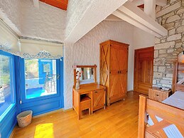 The Fountain Çeşme