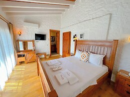 The Fountain Çeşme