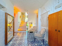 The Fountain Çeşme