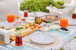 The Fountain Çeşme