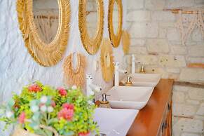 The Fountain Çeşme