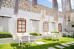 The Fountain Çeşme