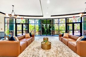 Upstay Modern 3BR Getaway w Pool and Hot Tub