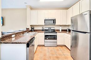 Family Fun Condo: Pool, Hot Tub, Saunanear Disney