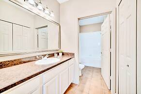 Family Fun Condo: Pool, Hot Tub, Saunanear Disney