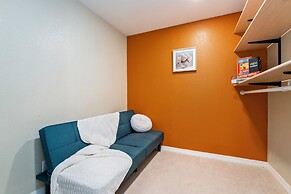 Parkside Retreat 2 Suites, Office, Garage