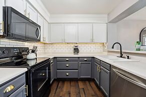 Parkside Retreat 2 Suites, Office, Garage