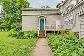 11 Mi to Oneida Lake: Spacious Apt in Verona!