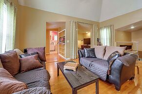 11 Mi to Oneida Lake: Spacious Apt in Verona!