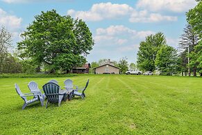 11 Mi to Oneida Lake: Spacious Apt in Verona!