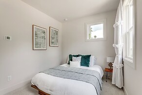 Townhome 1 Mi to Grant Park & Atlanta Beltline!