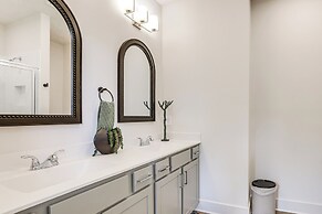 Townhome 1 Mi to Grant Park & Atlanta Beltline!