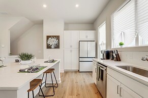 Townhome 1 Mi to Grant Park & Atlanta Beltline!