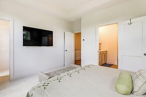 Townhome 1 Mi to Grant Park & Atlanta Beltline!