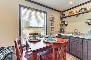 6 Mi to Topsey Exotic Ranch: Retreat on 12 Acres!