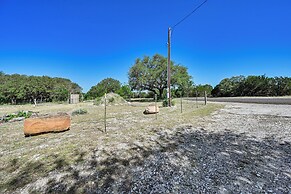 6 Mi to Topsey Exotic Ranch: Retreat on 12 Acres!
