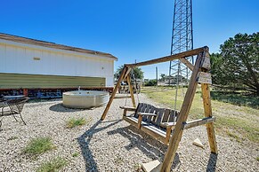 6 Mi to Topsey Exotic Ranch: Retreat on 12 Acres!