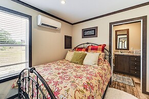 6 Mi to Topsey Exotic Ranch: Retreat on 12 Acres!
