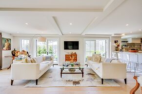 Walk to Beach: Luxe Home w/ Fire Pit in Rowayton!